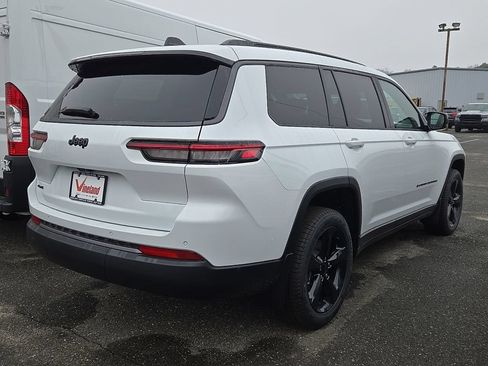 New 2026 Jeep Grand Cherokee L Limited w/ Limited Altitude Package AWD/4WD image 4