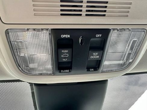 Used 2025 Honda Odyssey EX-L image 18