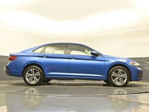 Used 2024 Volkswagen Jetta SE w/ Panoramic Sunroof Package FWD image 25