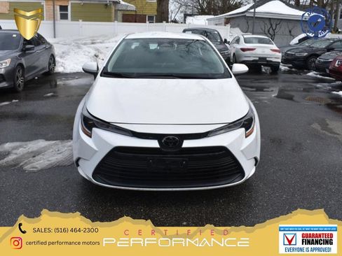 Used 2025 Toyota Corolla SE FWD image 1
