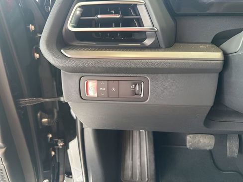 New 2026 Chevrolet Traverse LT image 12