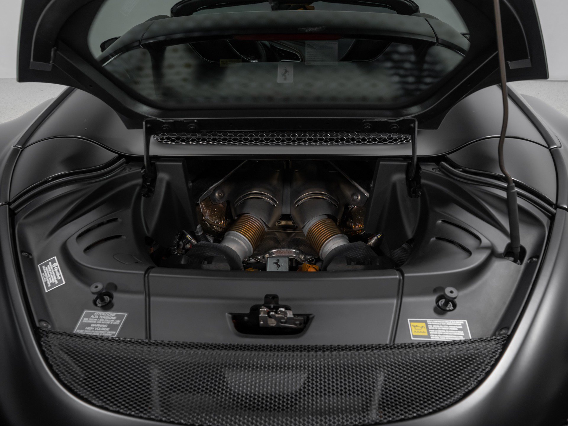 Used 2023 Ferrari 296 GTS RWD image 90