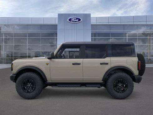 New 2026 Ford Bronco Badlands image 3