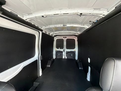 New 2026 Ford Transit 250 148 Medium Roof w/ Load Area Protection Package RWD image 8