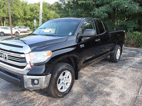 Used 2016 Toyota Tundra SR5 w/ SR5 Upgrade Package AWD/4WD image 3