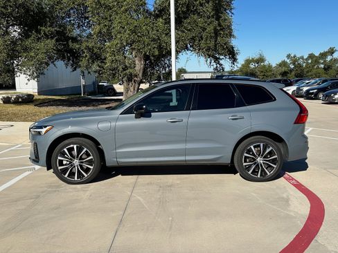 Used 2023 Volvo XC60 T8 Ultimate image 3