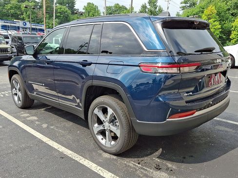 New 2026 Jeep Grand Cherokee Limited w/ Luxury Tech Group II AWD/4WD image 4