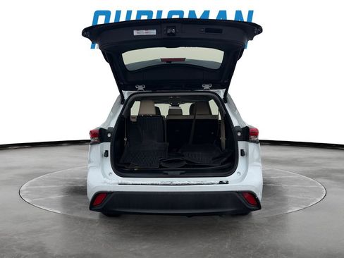 Used 2022 Toyota Highlander XLE image 23