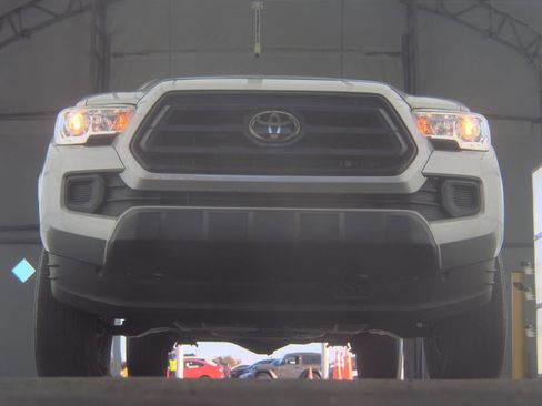 Used 2022 Toyota Tacoma SR image 4