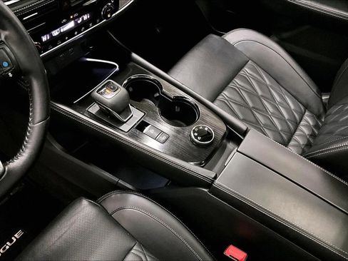 Used 2022 Nissan Rogue Platinum w/ Head-Up Display Package image 18