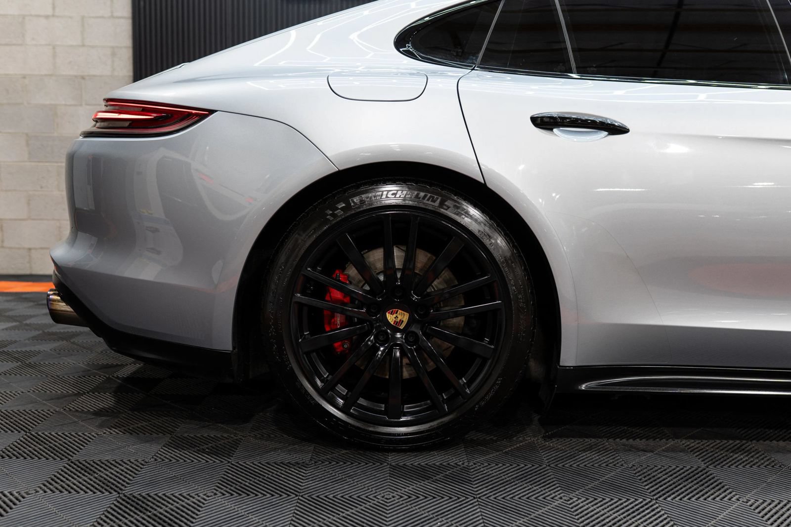 Used 2019 Porsche Panamera GTS w/ Premium Package Plus AWD/4WD image 7