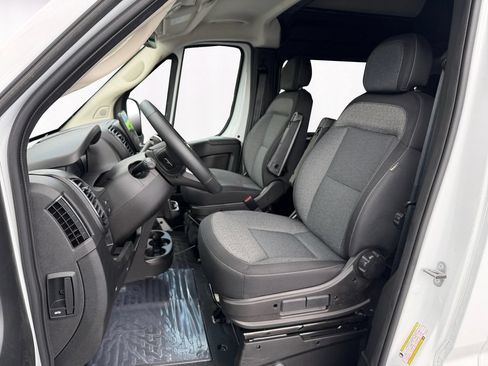 New 2026 RAM ProMaster 3500 w/ Crew Van Package FWD image 9