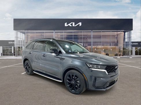 Used 2023 Kia Sorento SX image 2