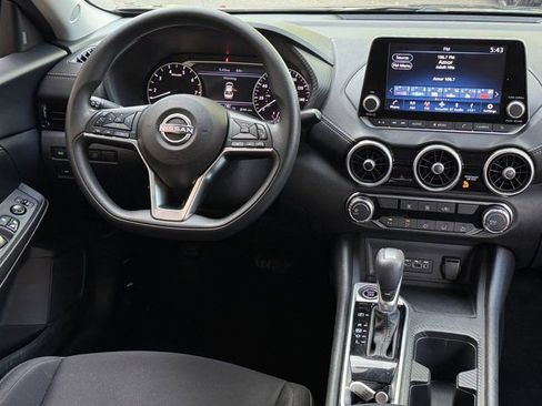 Used 2024 Nissan Sentra SV FWD image 17