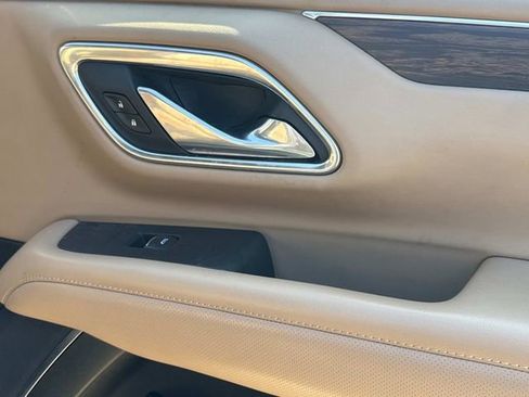 Used 2021 Chevrolet Tahoe Premier w/ Premium Package image 23