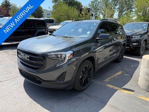 Used 2021 GMC Terrain SLE w/ Driver Convenience Package AWD/4WD image 3