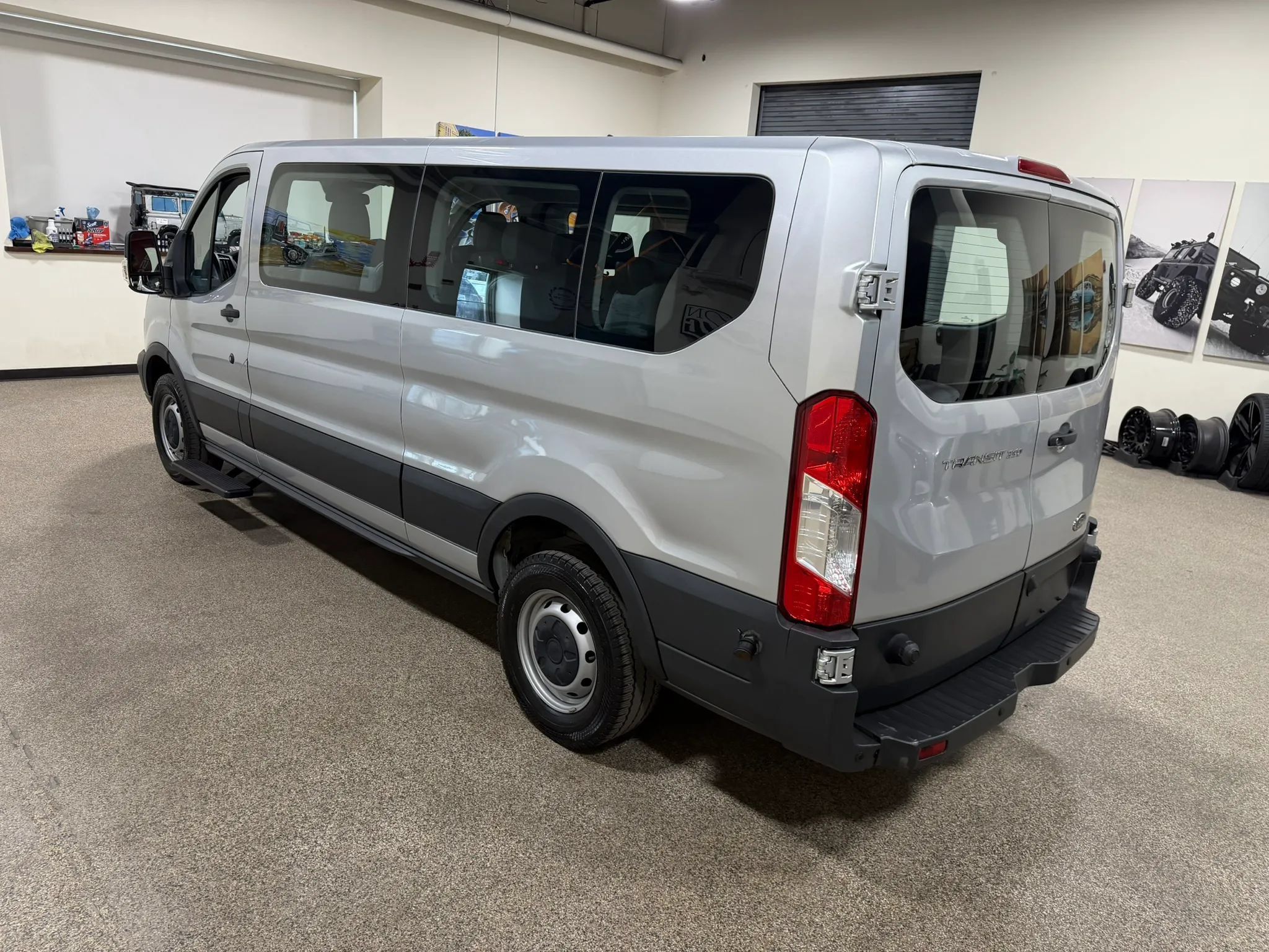Used 2018 Ford Transit 350 XL RWD image 19
