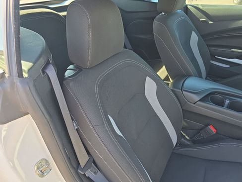 Used 2023 Chevrolet Camaro LT RWD image 13