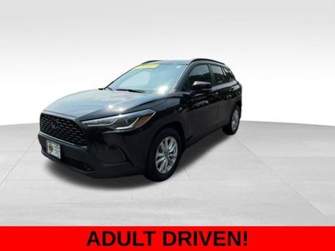 Used 2023 Toyota Corolla Cross LE AWD/4WD image 2