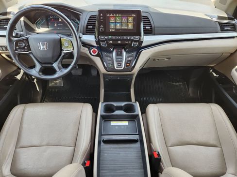 Used 2018 Honda Odyssey Elite image 25