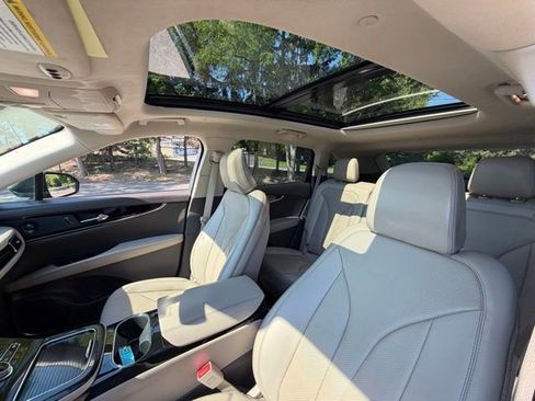Used 2023 Lincoln Nautilus Reserve w/ Luxury Package AWD/4WD image 18