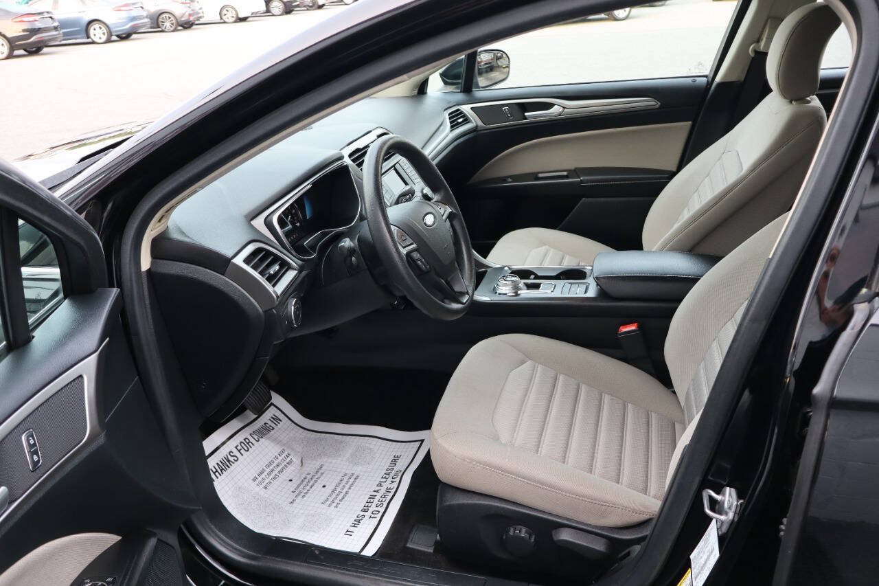 Used 2018 Ford Fusion S FWD image 5