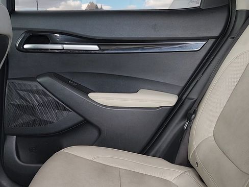 Used 2023 Kia Seltos SX image 16