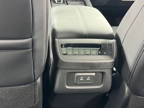 New 2026 Nissan Pathfinder SL w/ SL Premium Package AWD/4WD image 38