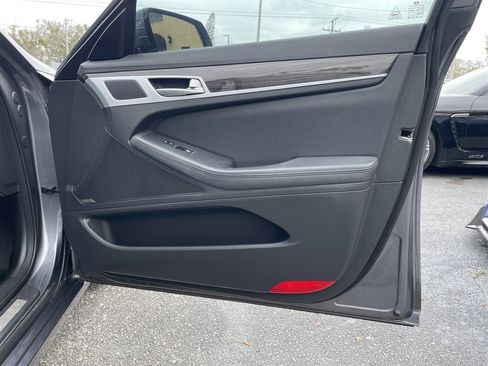 Used 2015 Hyundai Genesis 3.8 image 41