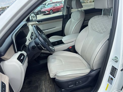 Used 2022 Hyundai Palisade Limited w/ Winter Package image 11