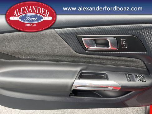 Used 2024 Ford Mustang Coupe image 9