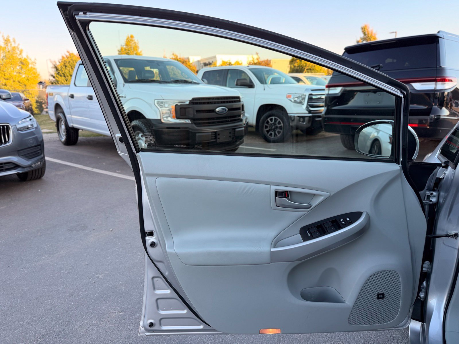 Used 2013 Toyota Prius Four FWD image 13