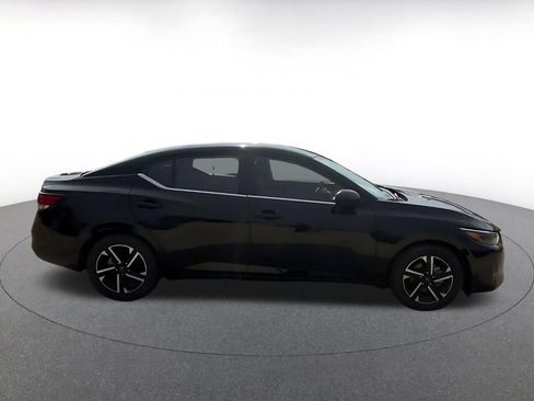 Used 2025 Nissan Sentra SV FWD image 13