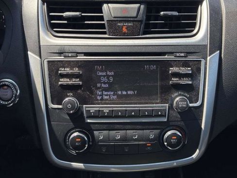 Used 2016 Nissan Altima 2.5 S w/ Power Driver Seat Package FWD image 4