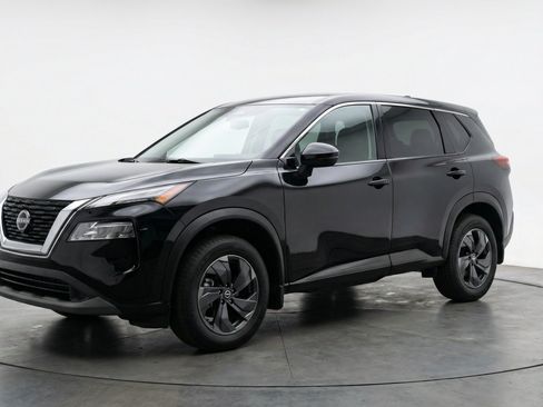 Used 2025 Nissan Rogue SV FWD image 3