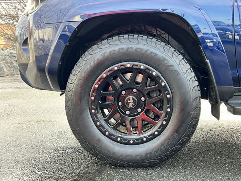 Used 2020 Toyota 4Runner SR5 image 10