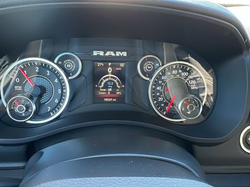 Used 2024 RAM 2500 Big Horn w/ Bed Utility Group image 29