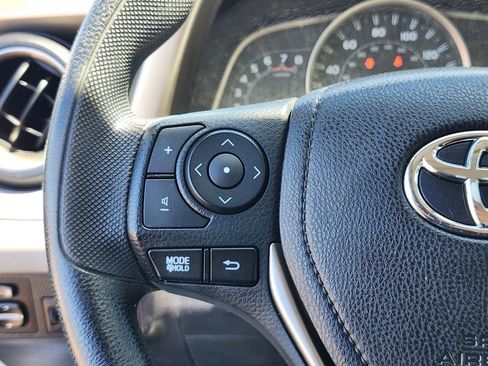 Used 2015 Toyota RAV4 XLE AWD/4WD image 26