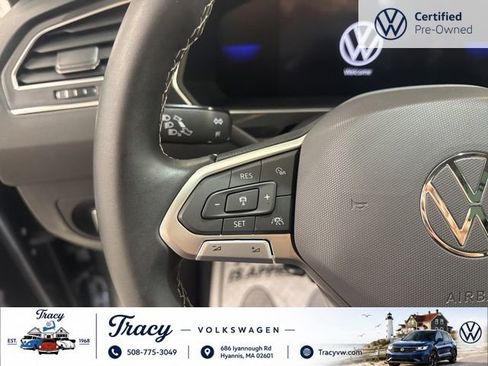 Certified 2023 Volkswagen Tiguan SE w/ Panoramic Sunroof Package AWD/4WD image 10