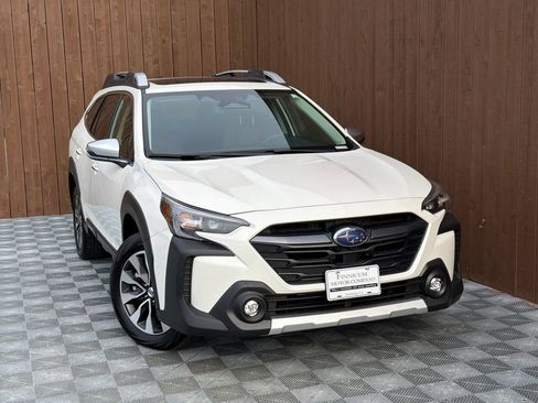 Used 2025 Subaru Outback Touring XT AWD/4WD image 13