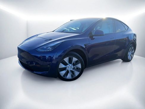Used 2022 Tesla Model Y Long Range AWD/4WD image 2