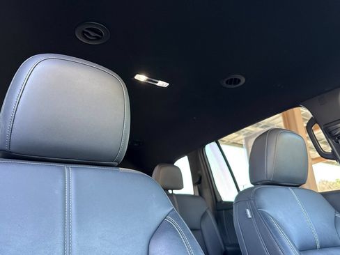 Used 2024 GMC Acadia Elevation FWD image 27