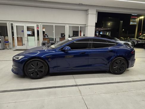 Used 2021 Tesla Model S Plaid image 3