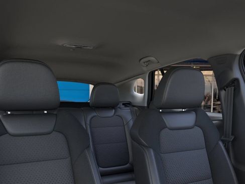 New 2026 Chevrolet Trax LT w/ Driver Confidence Package FWD image 28