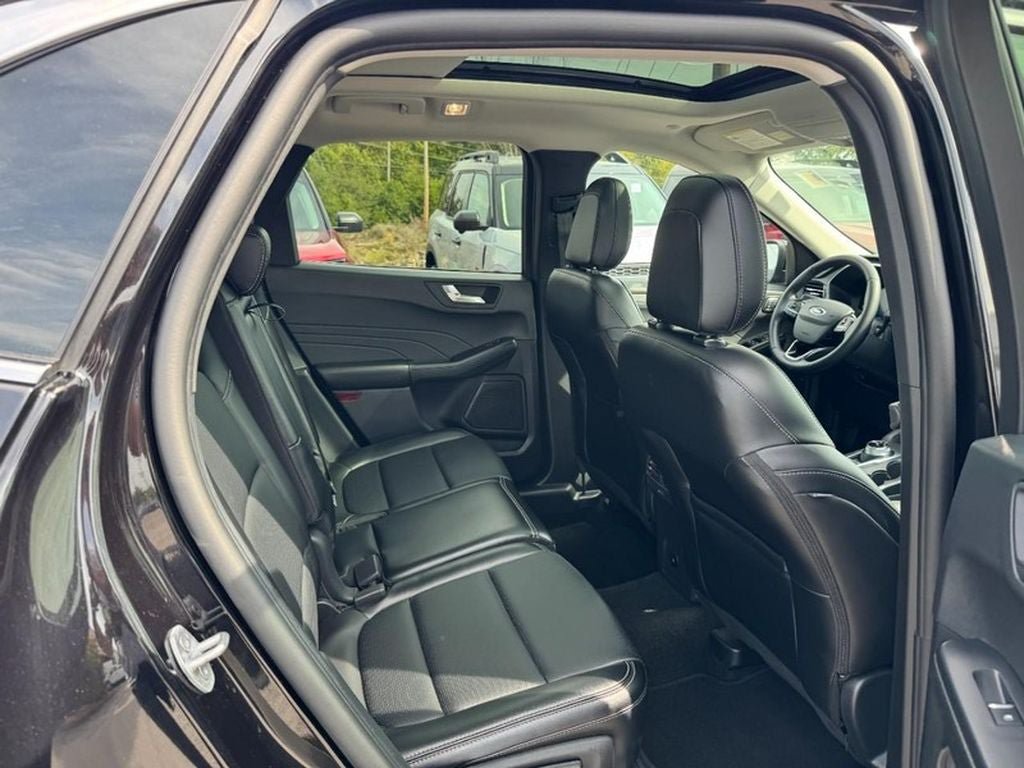 Used 2025 Ford Escape Platinum AWD/4WD image 10