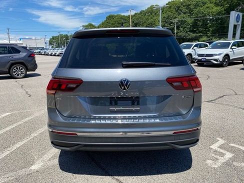 Certified 2023 Volkswagen Tiguan SE w/ Panoramic Sunroof Package AWD/4WD image 5