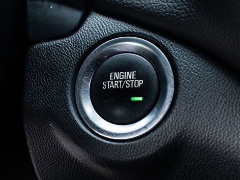 Used 2021 Chevrolet Equinox LT image 31