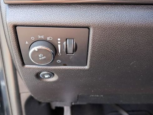 Used 2019 Jeep Grand Cherokee Altitude image 36