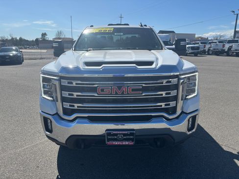 Used 2022 GMC Sierra 2500 SLE w/ SLE Convenience Package image 2