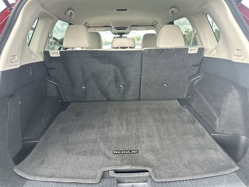 Used 2022 Nissan Rogue SV image 28